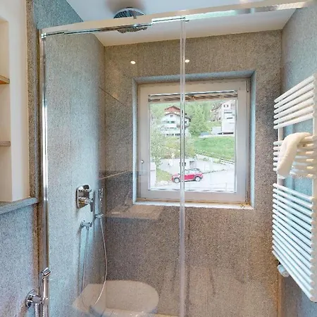 Laret Sur Via פונטרסינה