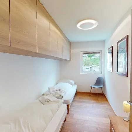 Laret Sur Via Daire *